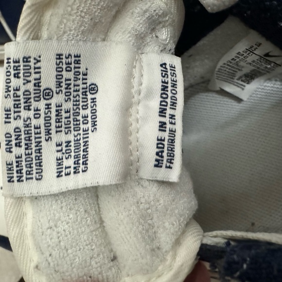 Nike Air Force 1 '07 LV8 Men's Size 9.5 - Picture 9 of 10